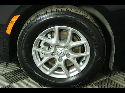 Used 2025 Chrysler Pacifica Select image 6