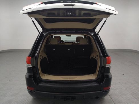 Used 2019 Jeep Grand Cherokee Laredo AWD/4WD image 29