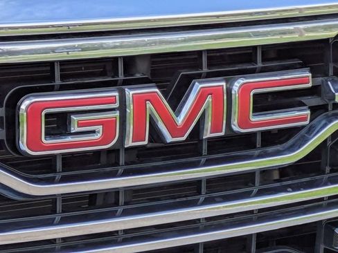 Used 2023 GMC Sierra 1500 SLT w/ SLT Convenience Package AWD/4WD image 9