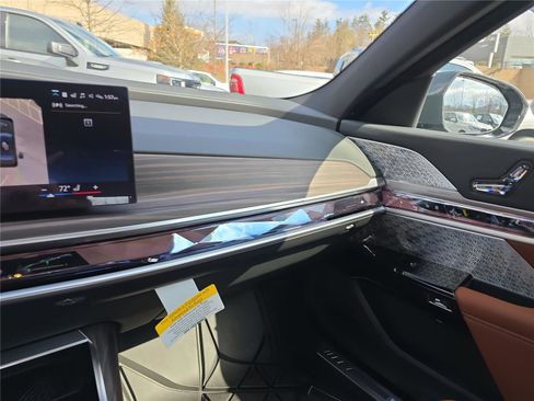 New 2026 BMW 760i xDrive w/ Executive Package image 25