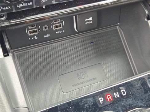 New 2025 Jeep Grand Cherokee Altitude image 31