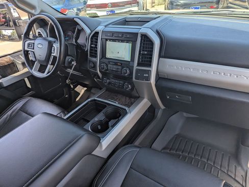 Used 2019 Ford F250 Lariat w/ Chrome Package image 13