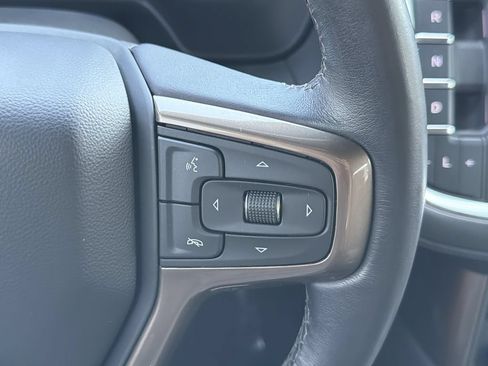 Used 2022 Chevrolet Suburban High Country RWD image 21