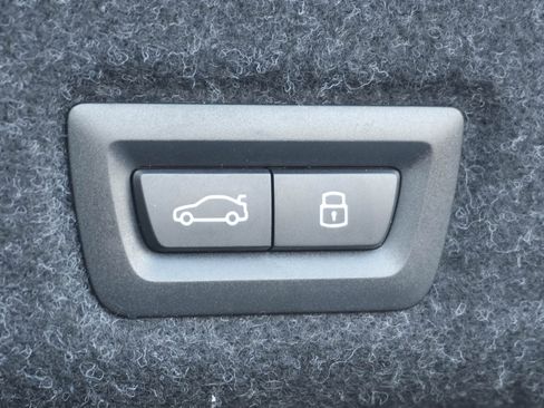 Certified 2025 BMW 530i xDrive w/ Premium Package image 36