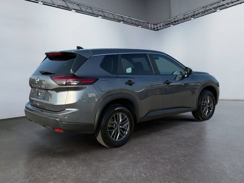 Used 2025 Nissan Rogue S FWD image 3