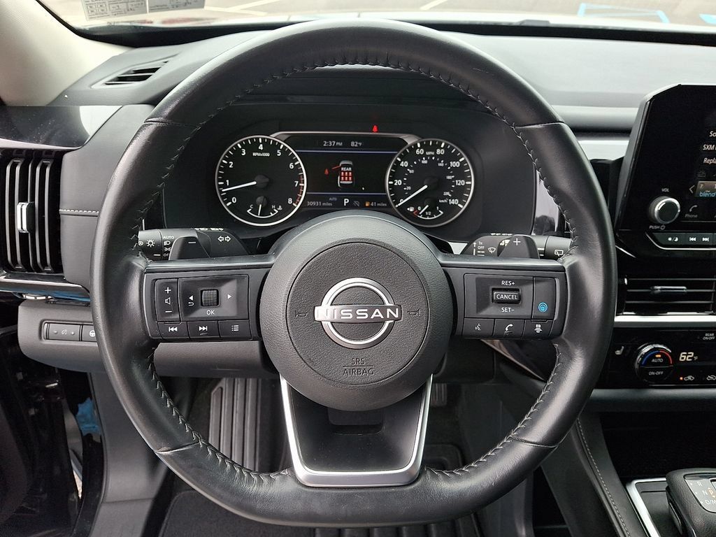 Used 2024 Nissan Pathfinder SV AWD/4WD image 18