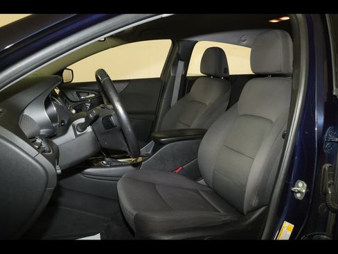 Used 2018 Chevrolet Malibu LT FWD image 12