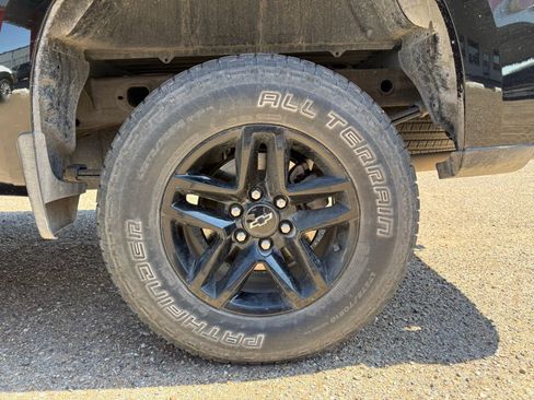 Used 2021 Chevrolet Silverado 1500 LT Trail Boss AWD/4WD image 14