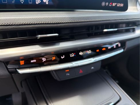 Used 2024 Cadillac XT4 Premium Luxury FWD image 21
