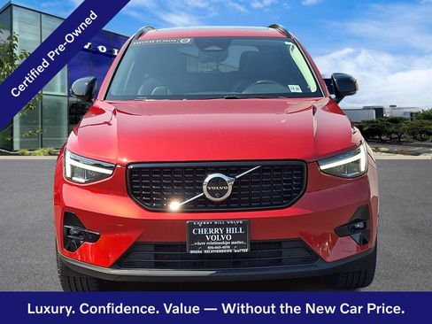 Certified 2024 Volvo XC40 B5 Plus w/ Climate Package AWD/4WD image 2