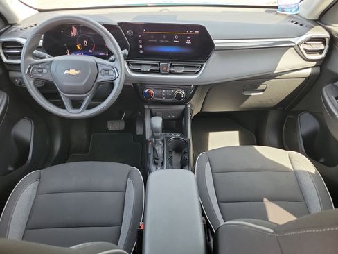 Used 2025 Chevrolet TrailBlazer LT image 9