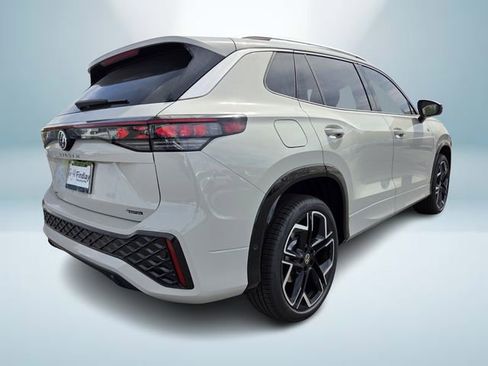 New 2026 Volkswagen Tiguan SEL R-Line AWD/4WD image 4