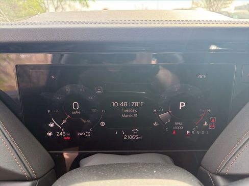 Used 2025 GMC Yukon AT4 w/ AT4 Premium Plus Package image 17