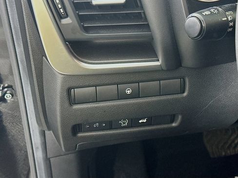 Certified 2024 Nissan Rogue SV w/ SV Premium Package AWD/4WD image 16