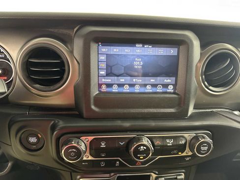 Used 2022 Jeep Wrangler Sport image 17