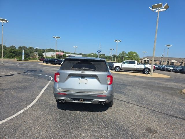 Used 2021 Ford Explorer Platinum w/ Equipment Group 601A AWD/4WD image 4