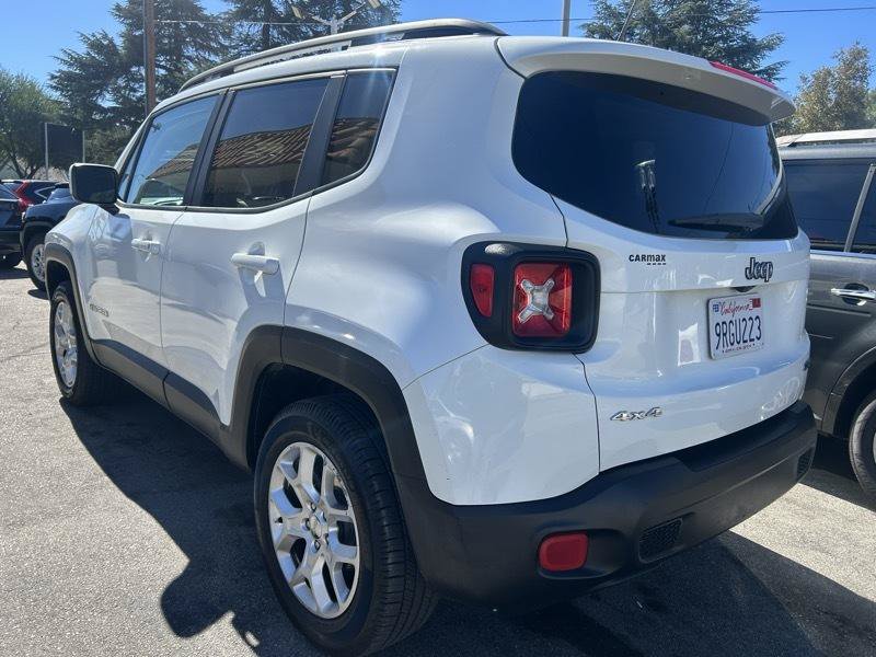 Used 2017 Jeep Renegade Latitude AWD/4WD image 5
