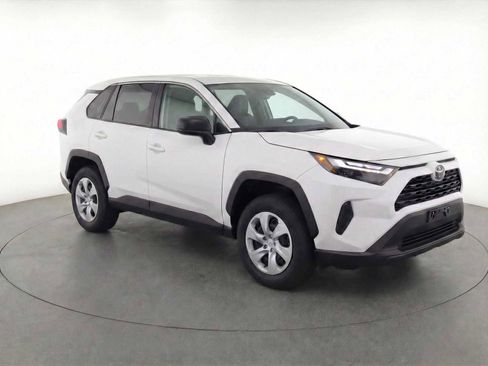 Used 2025 Toyota RAV4 LE image 3