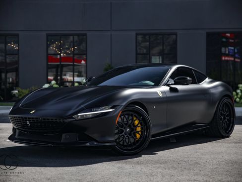 Used 2024 Ferrari Roma RWD image 3
