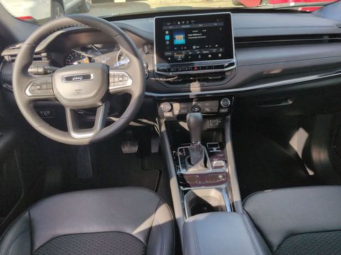 New 2026 Jeep Compass Latitude image 13