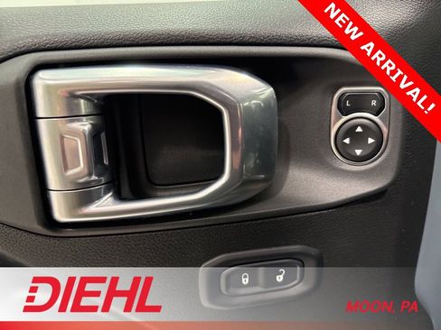 Used 2024 Jeep Wrangler Sport S image 20