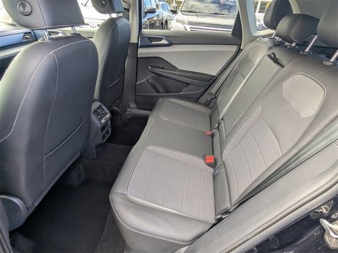 Used 2024 Volkswagen Taos SE image 14