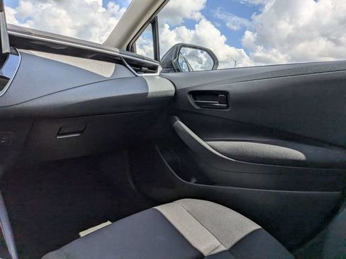 Used 2025 Toyota Corolla LE FWD image 16