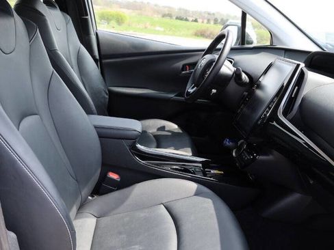 Used 2022 Toyota Prius Prime XLE image 15