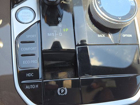 Used 2022 BMW X5 xDrive40i w/ M Sport Package image 30