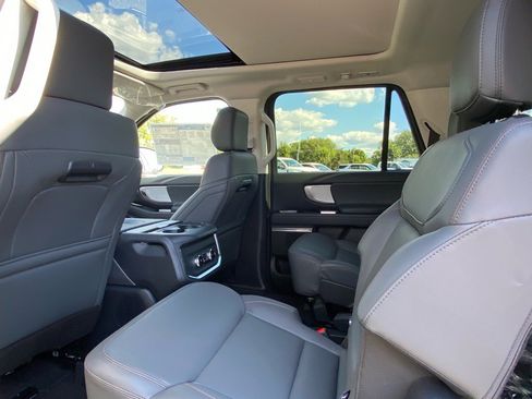 New 2025 Ford Expedition Max Active image 14