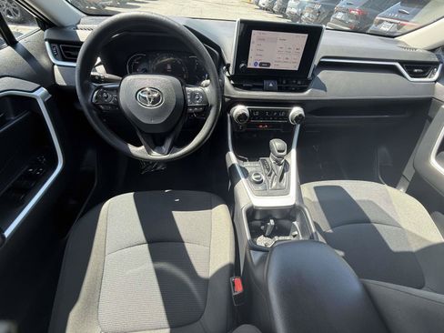 Used 2025 Toyota RAV4 LE AWD/4WD image 15
