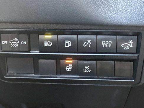 Used 2023 Toyota Tundra Limited image 32