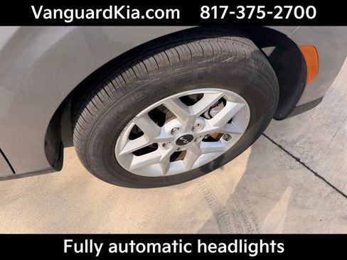 Certified 2025 Kia Soul LX image 11