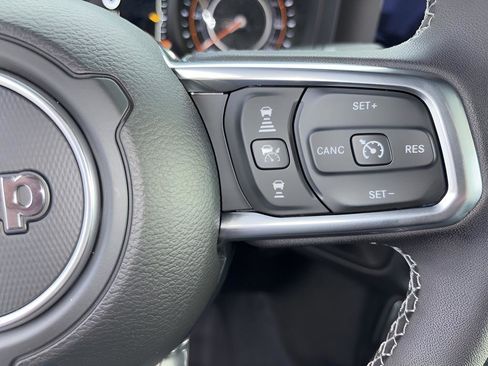 New 2026 Jeep Wrangler Unlimited Sahara AWD/4WD image 17