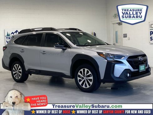 Used 2025 Subaru Outback Premium AWD/4WD image 1