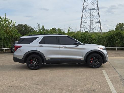 Used 2022 Ford Explorer ST w/ Equipment Group 401A AWD/4WD image 4
