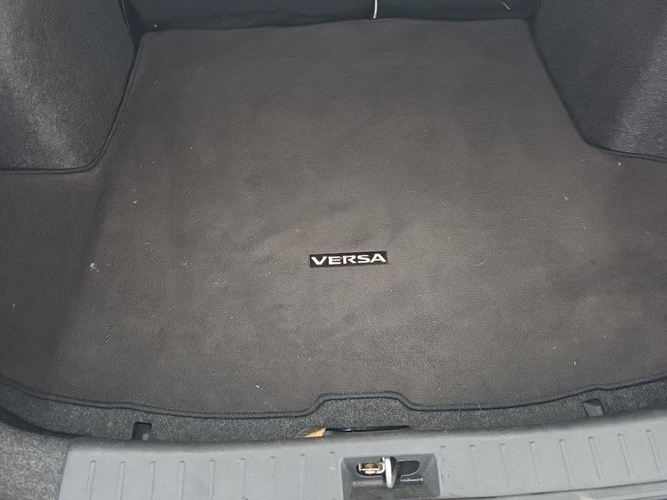 Used 2020 Nissan Versa SV FWD image 7