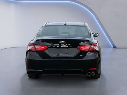 Used 2020 Toyota Camry SE image 4