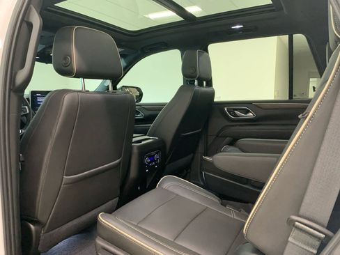 Used 2021 Chevrolet Tahoe Premier w/ Premium Package image 15