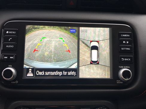 Used 2023 Nissan Kicks SR w/ SR Premium Package FWD image 17