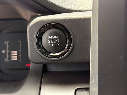 Used 2025 Toyota Tacoma SR5 AWD/4WD image 16