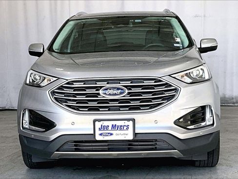 Used 2022 Ford Edge Titanium image 3