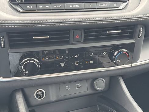 Used 2022 Nissan Rogue S FWD image 15