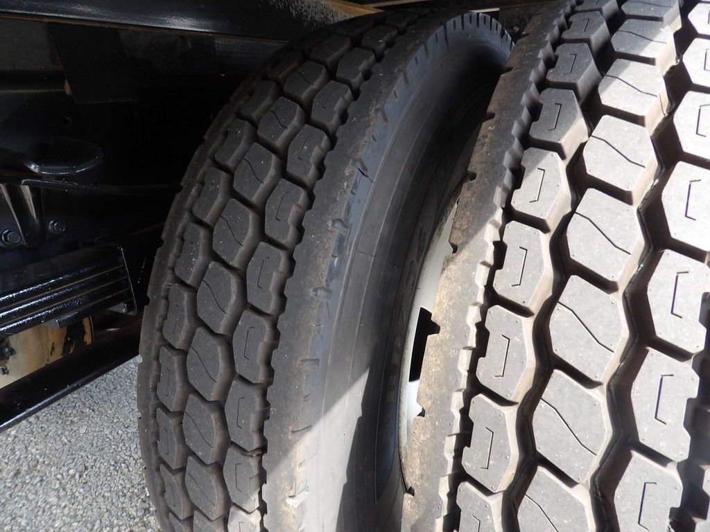 Used 2017 Ford F650 2WD Regular Cab Super Duty image 39