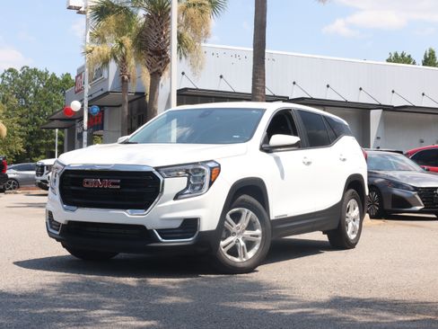 Used 2024 GMC Terrain SLE AWD/4WD image 1