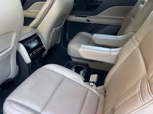 Used 2020 Lincoln Aviator Reserve RWD image 14