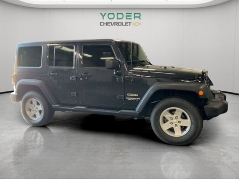 Used 2017 Jeep Wrangler Unlimited Sport w/ Quick Order Package 24S AWD/4WD image 3