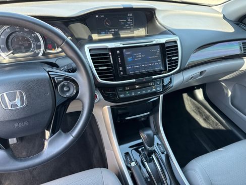Used 2017 Honda Accord EX-L image 27