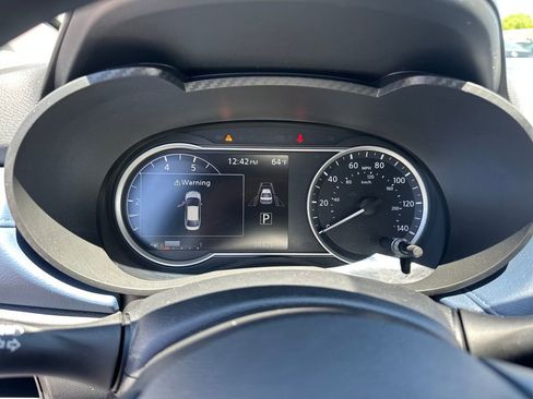 Used 2025 Nissan Versa SV FWD image 20