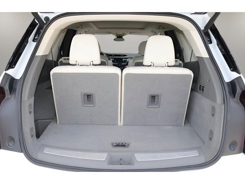 Used 2021 Cadillac XT6 Premium Luxury image 17